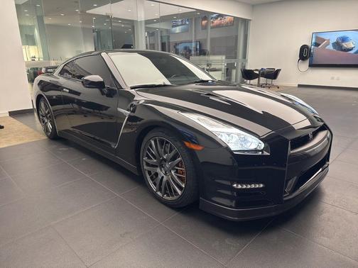2016 Nissan GT-R Premium