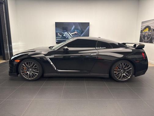 2016 Nissan GT-R Premium