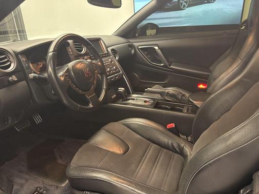 2016 Nissan GT-R Premium