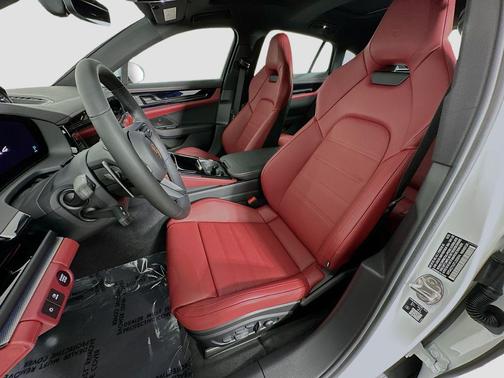 2026 Porsche Panamera 4