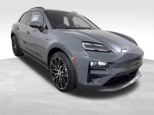 2025 Porsche Macan Turbo
