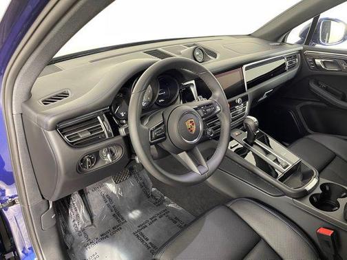 2025 Porsche Macan S