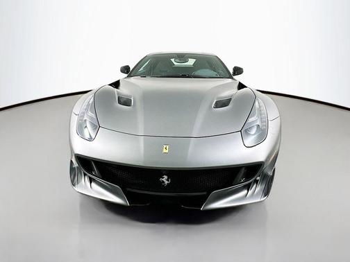 2016 Ferrari F12tdf Base