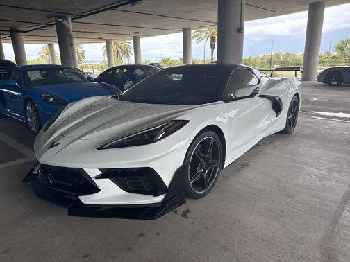 Arctic White 2023 Chevrolet Corvette Stingray w/1LT