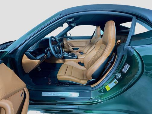 2026 Porsche 911 Carrera 4S Cabriolet