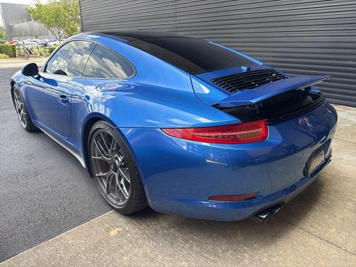 Sapphire Blue Metallic 2016 Porsche 911 Carrera GTS