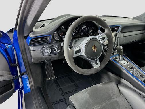 Sapphire Blue Metallic 2016 Porsche 911 Carrera GTS