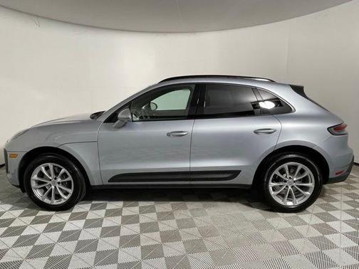 2025 Porsche Macan T