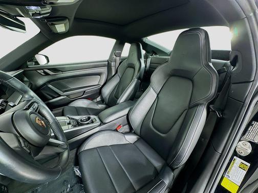 2020 Porsche 911 Carrera 4S