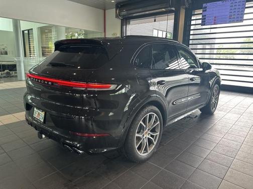 2025 Porsche Cayenne Base