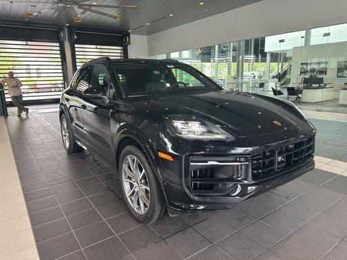 2025 Porsche Cayenne Base
