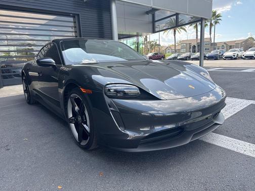 2022 Porsche Taycan 