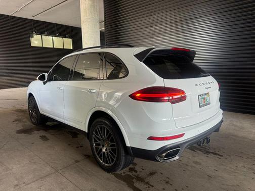 White 2018 Porsche Cayenne Platinum Edition