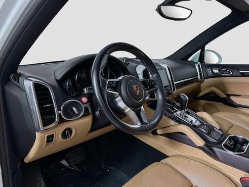 White 2018 Porsche Cayenne Platinum Edition