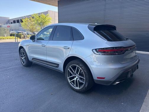 2023 Porsche Macan 