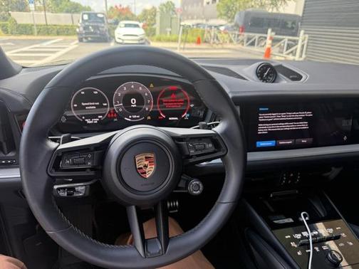 2024 Porsche Cayenne S