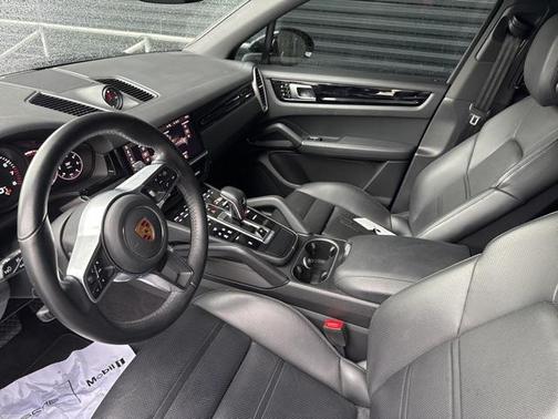 2021 Porsche Cayenne Base (Tiptronic)