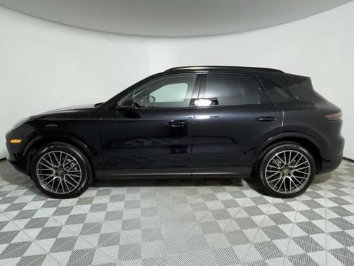 2021 Porsche Cayenne Base (Tiptronic)