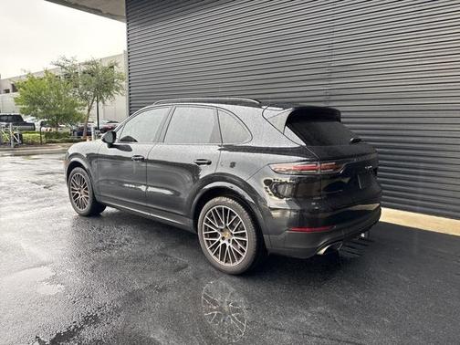 2021 Porsche Cayenne Base (Tiptronic)