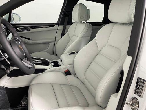 2025 Porsche Macan S