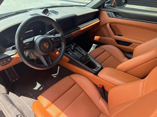 Aventurine Green Metallic 2026 Porsche 911 Targa 4 GTS