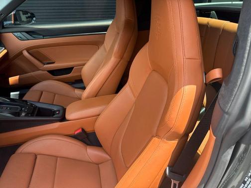 Aventurine Green Metallic 2026 Porsche 911 Targa 4 GTS