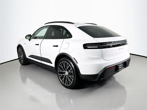 2025 Porsche Macan 4S