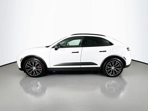 2025 Porsche Macan 4S