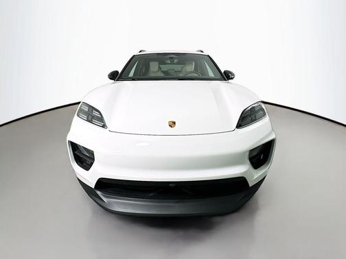 2025 Porsche Macan 4S