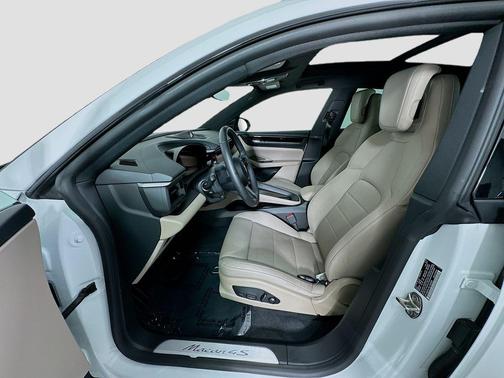 2025 Porsche Macan 4S