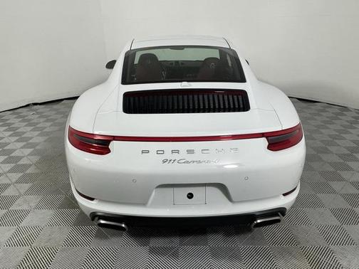 2017 Porsche 911 Carrera 4