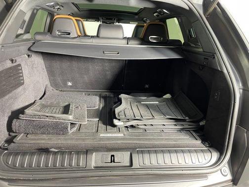 2020 Land Rover Range Rover Sport SVR