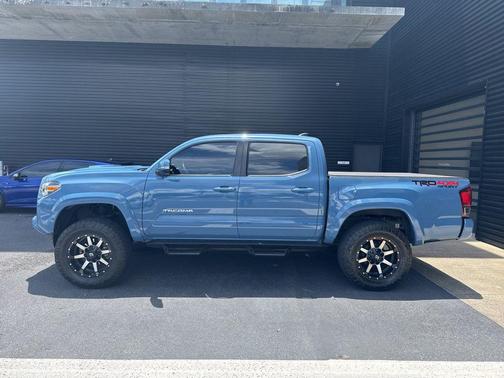 Blue 2019 Toyota Tacoma TRD Sport