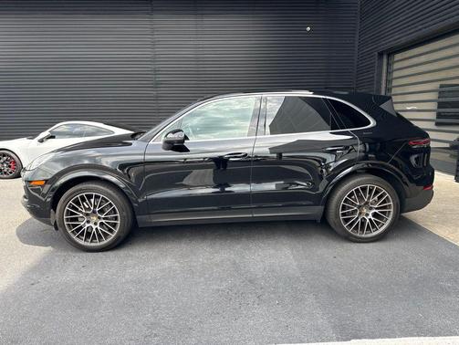Black 2023 Porsche Cayenne Cayenne