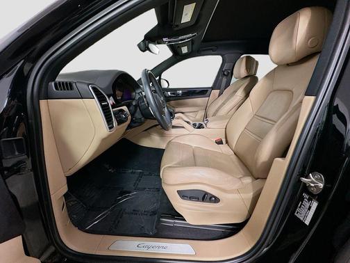 Black 2023 Porsche Cayenne Cayenne
