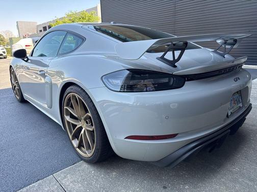 2023 Porsche 718 Cayman GT4