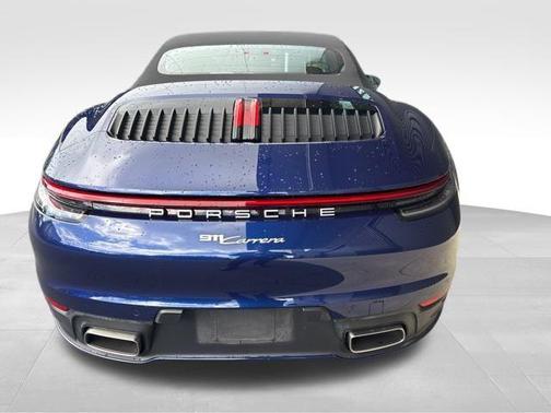 2022 Porsche 911 Carrera