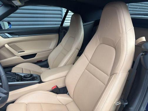 2022 Porsche 911 Carrera