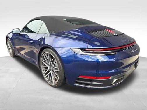 2022 Porsche 911 Carrera