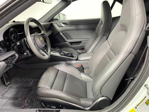 2021 Porsche 911 Carrera 4S Cabriolet