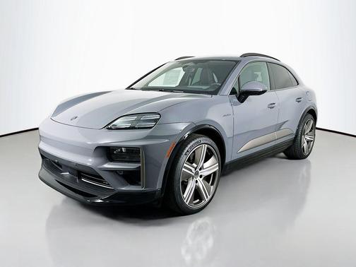 2025 Porsche Macan Turbo