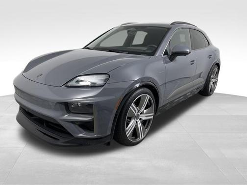2025 Porsche Macan Turbo
