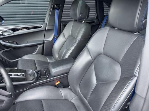 2022 Porsche Macan S