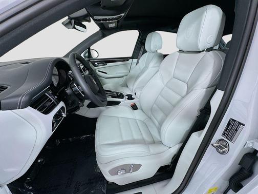 2026 Porsche Macan T