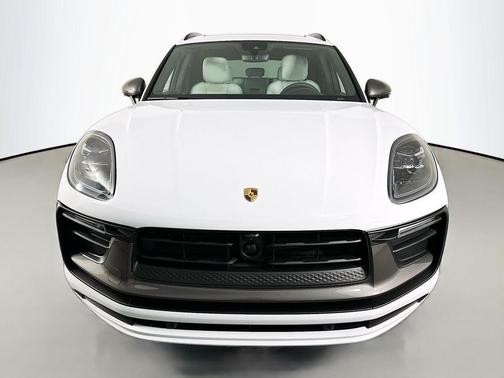 2026 Porsche Macan T