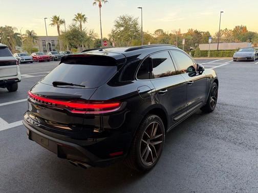 2022 Porsche Macan S