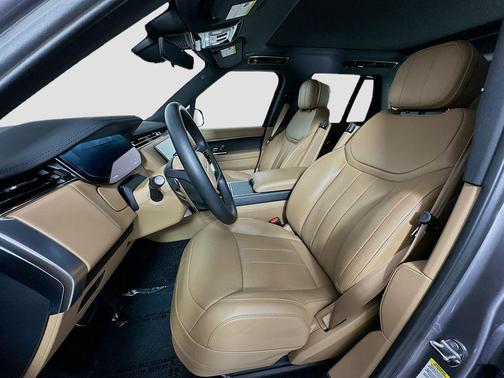 2025 Land Rover Range Rover P530 SE