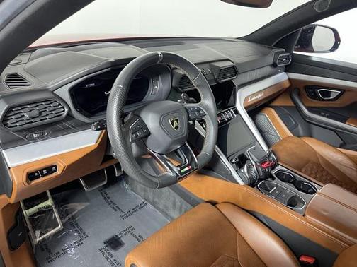 2020 Lamborghini Urus Base