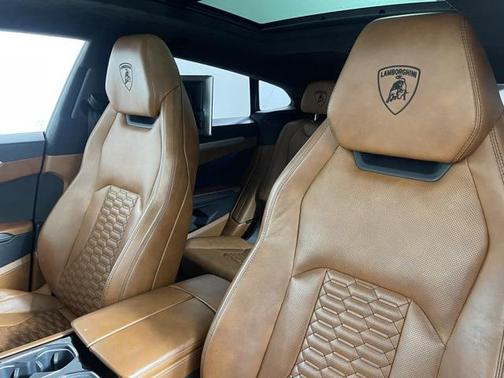2020 Lamborghini Urus Base