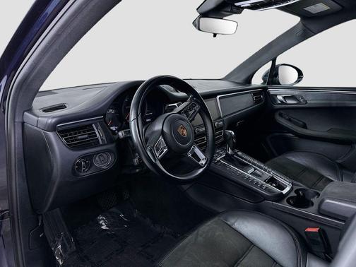 Night Blue Metallic 2021 Porsche Macan Macan GTS